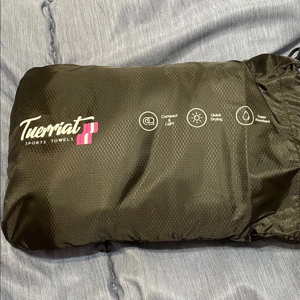 Tuerriat Blue Sports Towel NWT